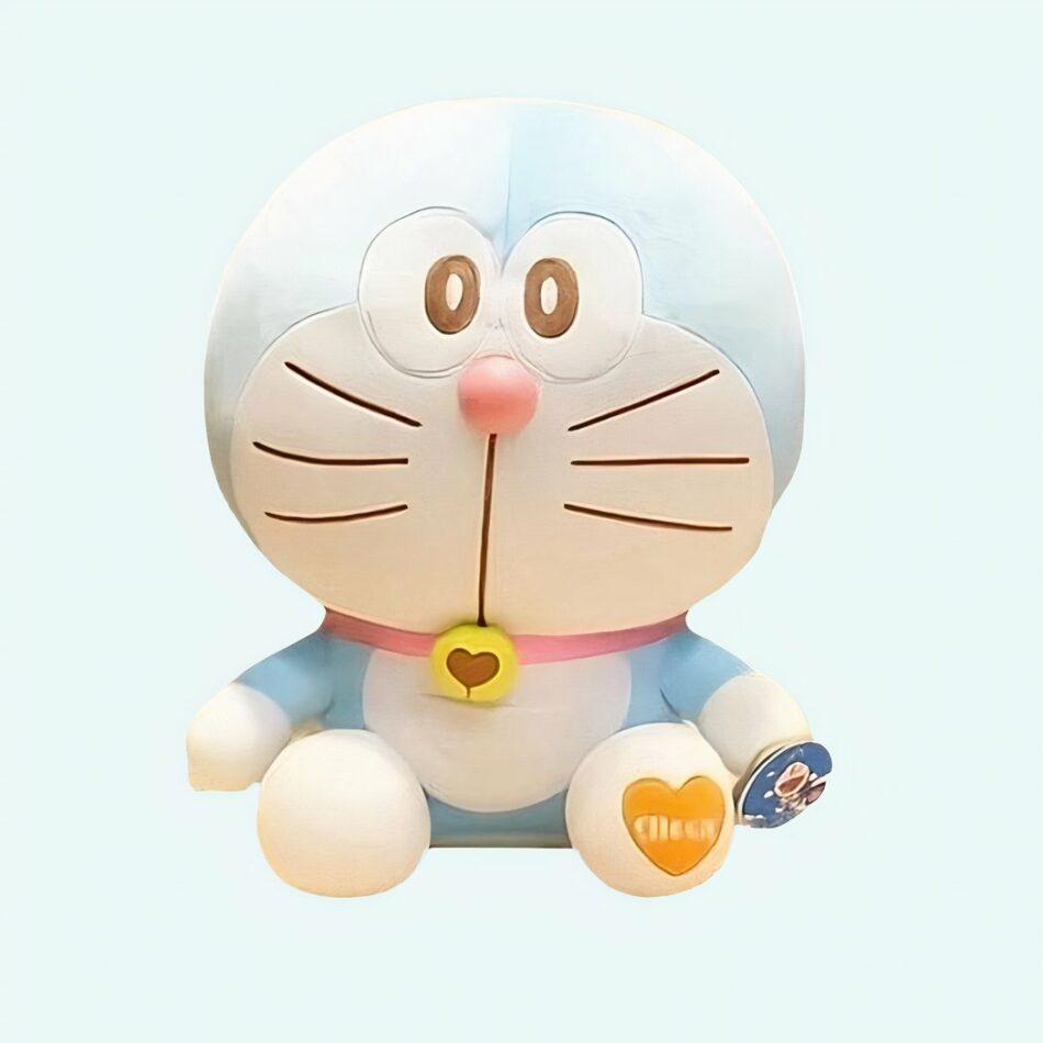 Peluche Doraemon avec un visage étonné