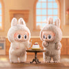Peluche type Labubu boîte mystère debout