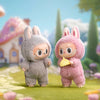 Peluche type Labubu boîte mystère debout