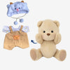 Nino - L'ours en peluche articulé fait main avec pull tricoté et salopette marron