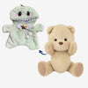 Nino – L’ours en peluche articulé fait main avec son déguisement de dinosaure