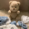 Nino – L’ours en peluche articulé fait main avec son déguisement de requin
