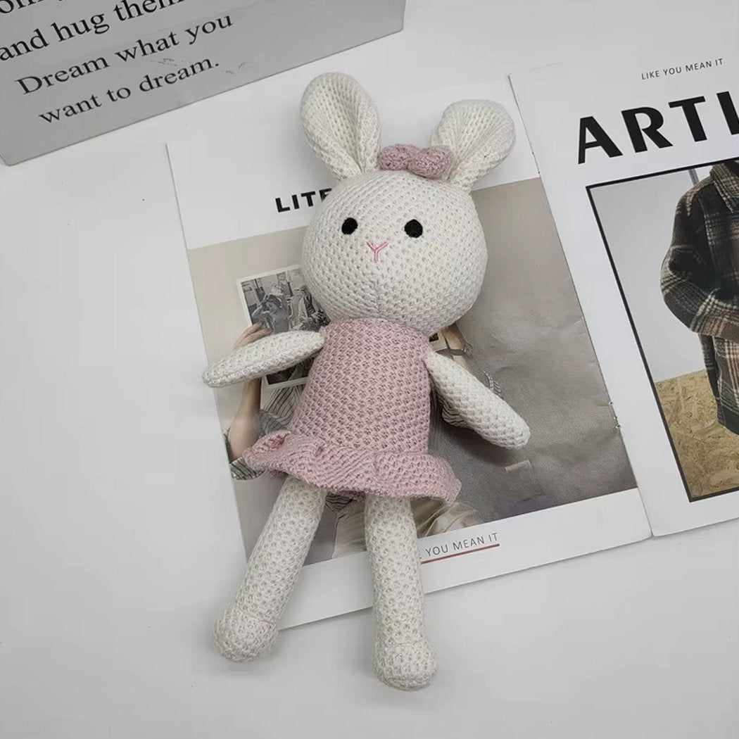 Peluche crochet mademoiselle lapin