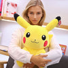 Peluche géante Pikachu souriant