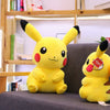 Peluche géante Pikachu souriant
