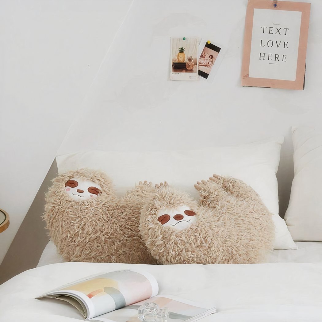 Coussin en peluche paresseux en forme de cœur pour enfants