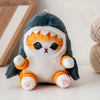 Poupée en peluche petit chat déguisé en requin