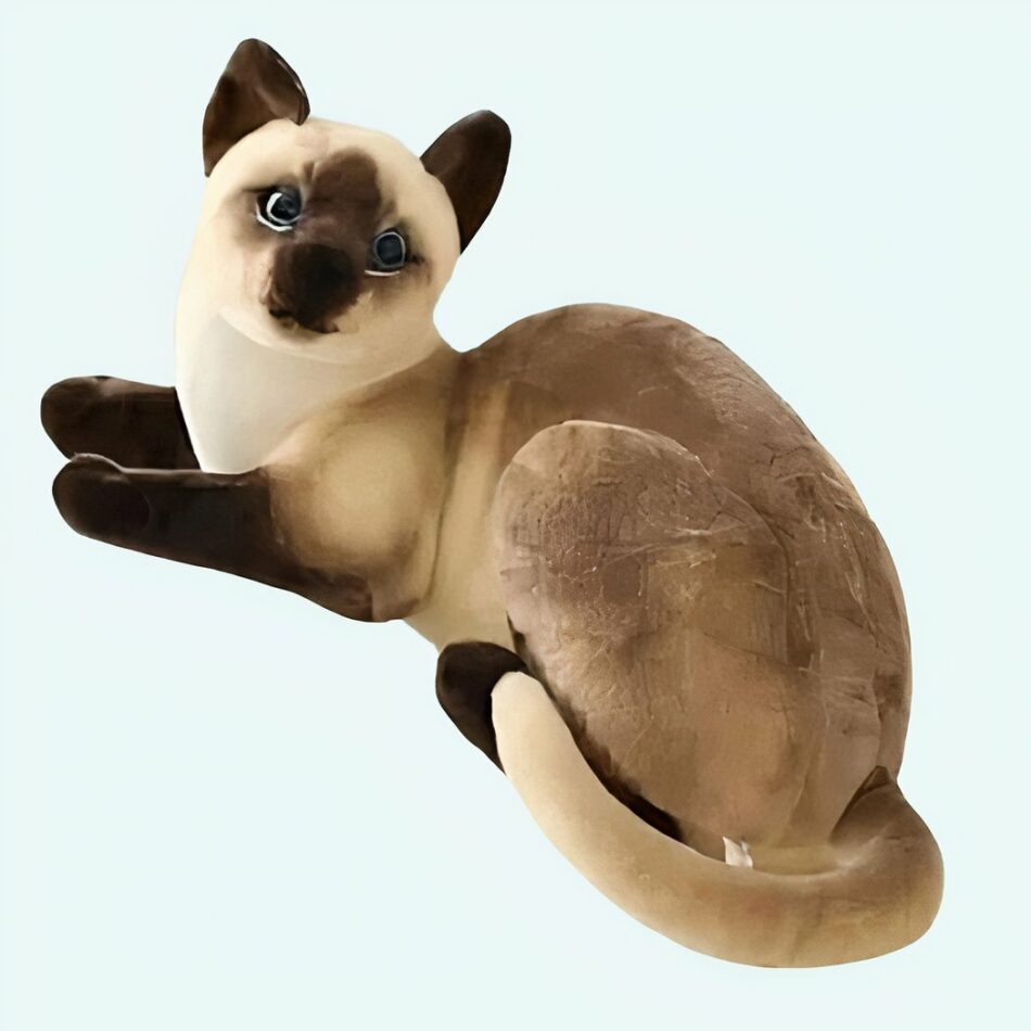 Peluche chat tigré gris couché