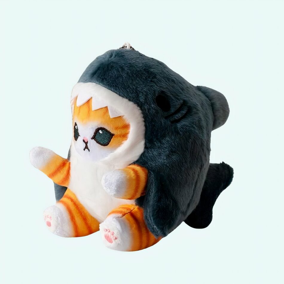 Poupée en peluche petit chat déguisé en requin