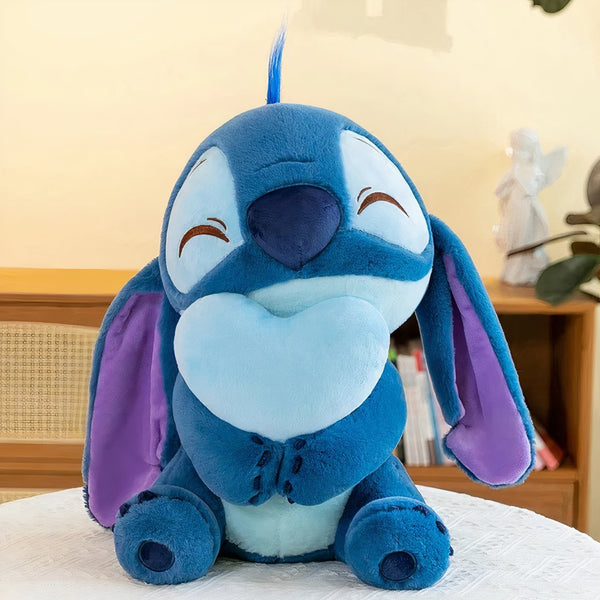 Peluche Stitch avec un cœur