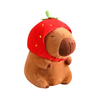 Peluche capybara avec chapeau fraise
