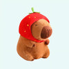 Peluche capybara avec chapeau fraise