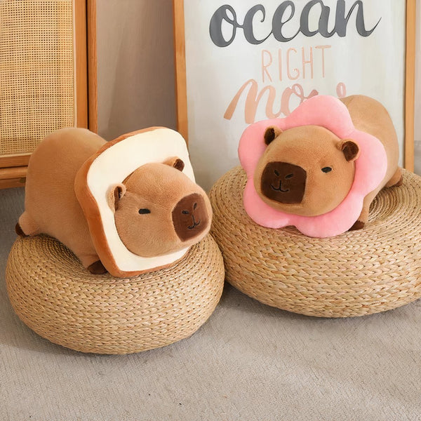 Peluche capybara déguisée style kawaii