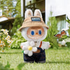 Peluche type Labubu jardinier en salopette