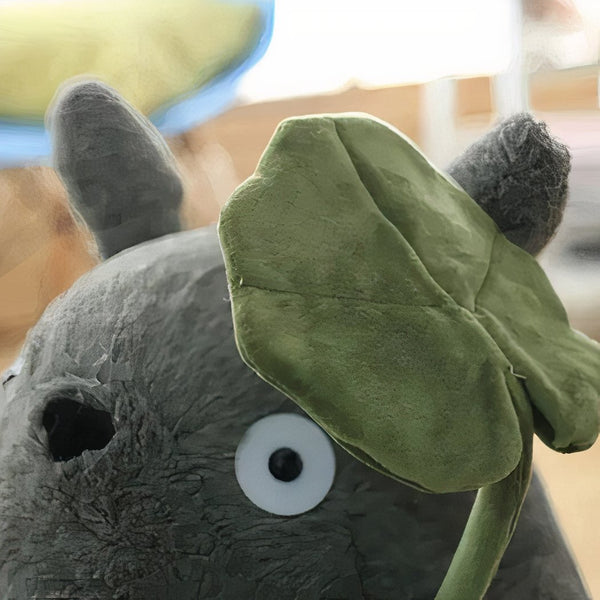 Peluche Totoro toute douce feuille de lotus