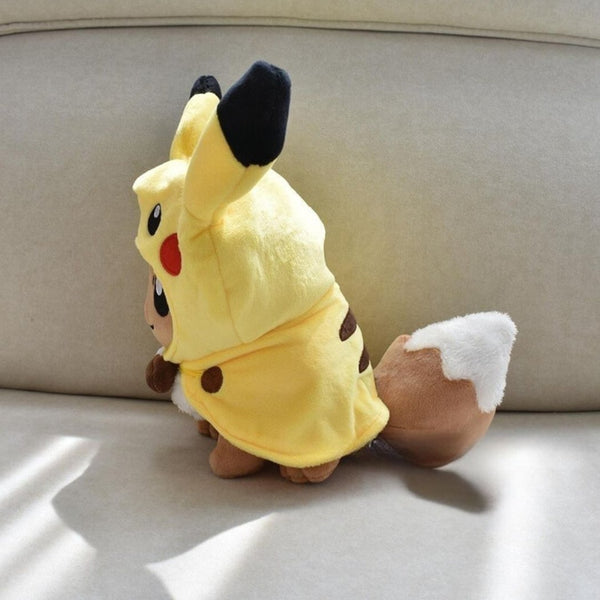 Peluche Evoli déguisée en Pikachu