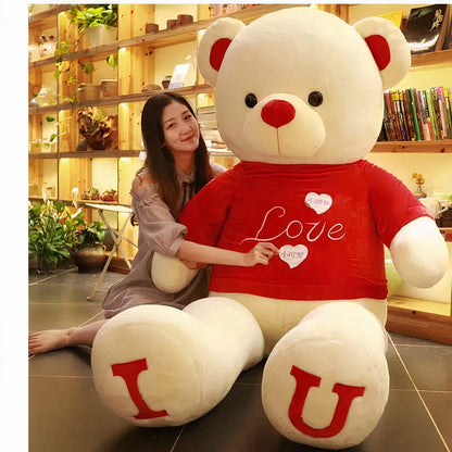 Ours en peluche avec t-shirt "Love"