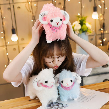 Peluche chèvre pour petite fille