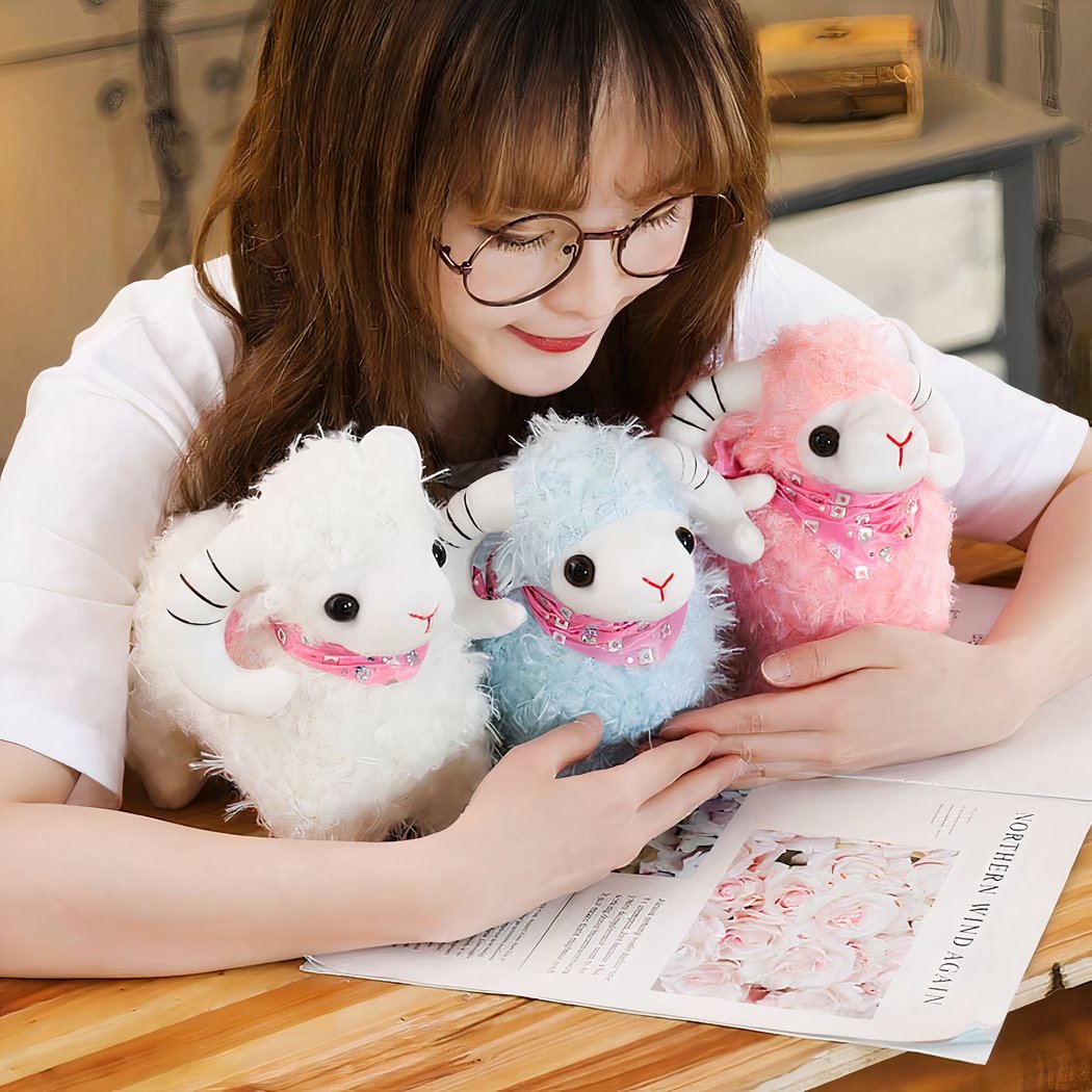 Peluche chèvre pour petite fille