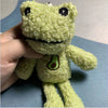 Peluche grenouille avec avocat
