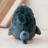 Poupée en peluche petit chat déguisé en requin