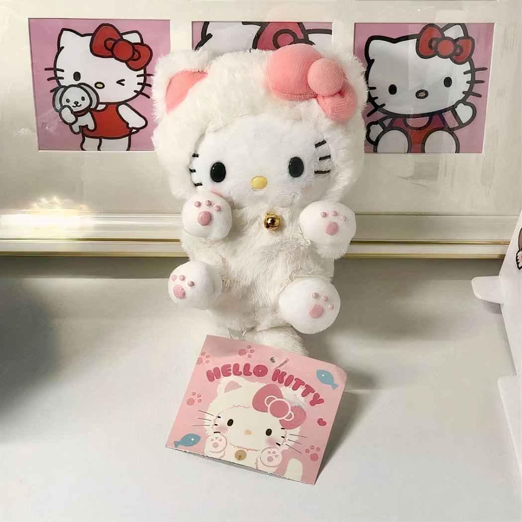 Peluche Hello Kitty avec un déguisement tout mignon