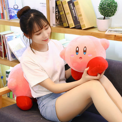 Mignonne peluche de Kirby qui marche