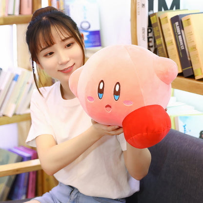 Mignonne peluche de Kirby qui marche